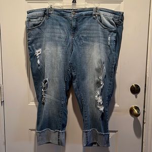 Torrid distressed jean capris
